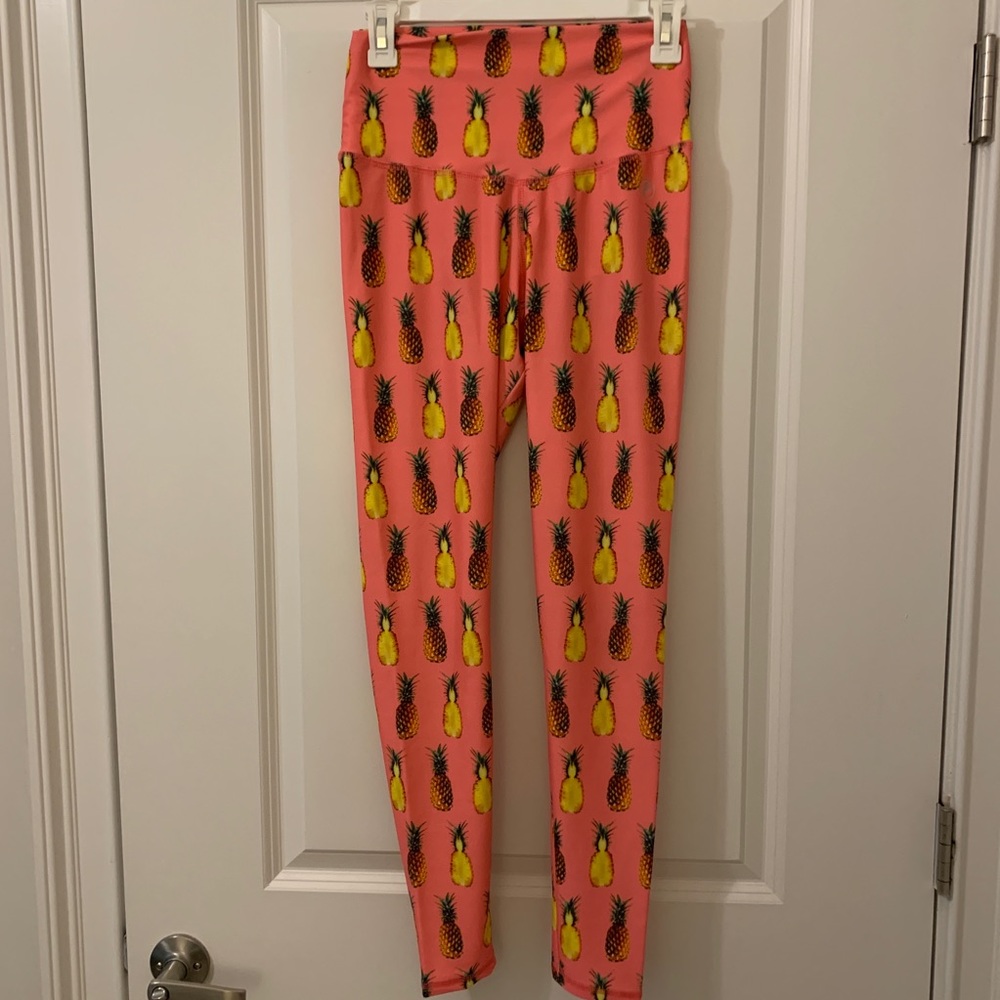 Abs2b pineapple high rise scrunch butt leggings L